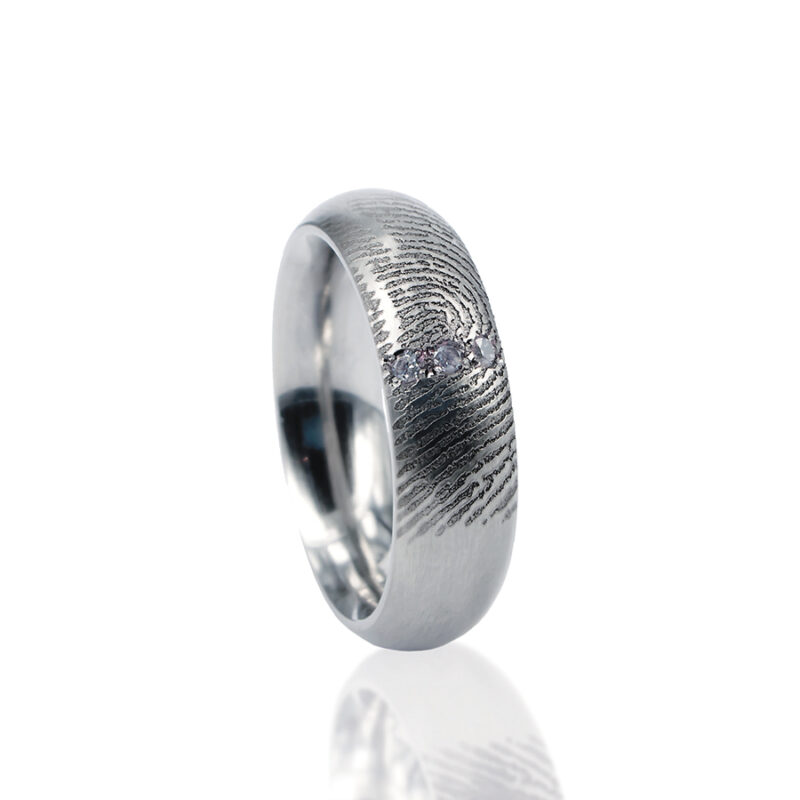 Lichtbol vingerafdrukring met drie steentjes, handgemaakt in edelstaal, zilver of goud met gepersonaliseerde vingerafdrukgravure.