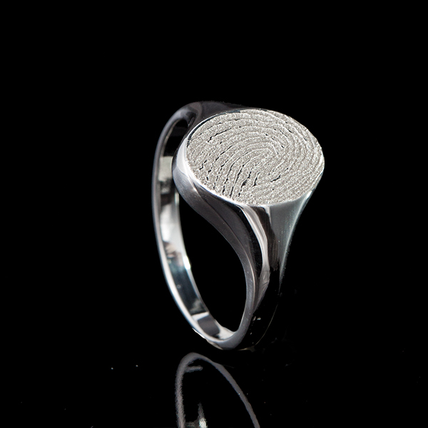 0135-00 Zegelring met ovale vingerafdruk