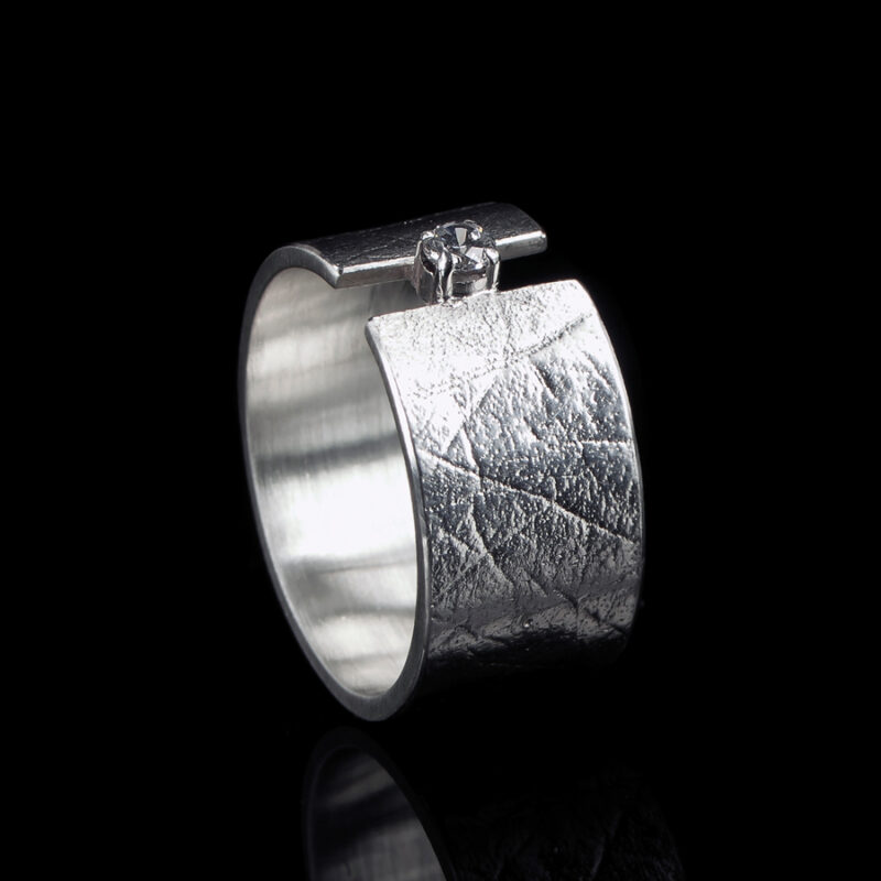 0101-10  Vingerafdruk ring met steen
