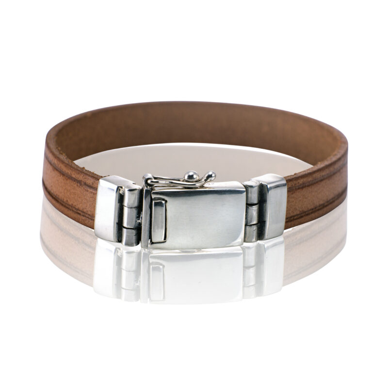 AS-L082-G00 Leren armband met zilver bakslot met schroefdop. Kleur: 111