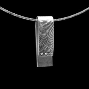 design hanger met vingerafdruk