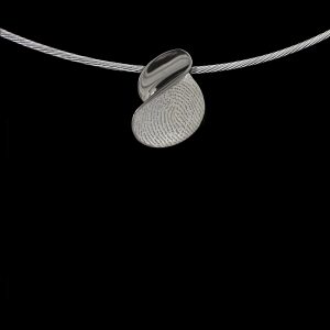 Design hanger met vingerafdruk.