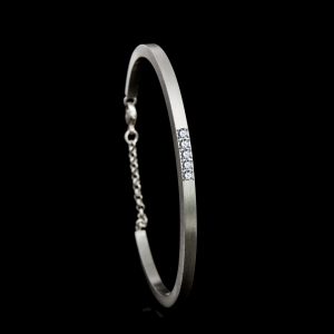 AD-D059-G05 Armband met 5 stenen