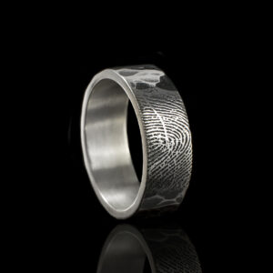 RA-R071-G00 Ring met bol smeedprofiel met vingerafdruk