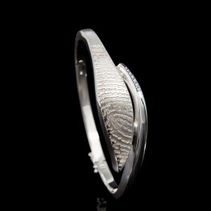 AA-D017-G07 Unieke Design armband met afdruk en zirkonia