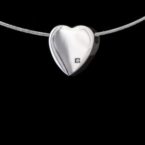 HS-O068-G01 Zilveren hart ashanger met steen