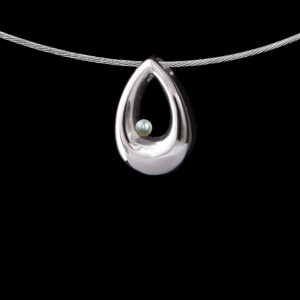 HS-D246-P00 Zilveren traan ashanger met parel