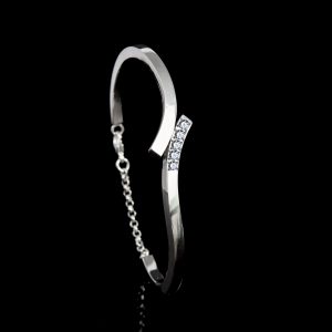 AD-D057-G05 Armband met 5 stenen met schroefdop of gesloten askamer