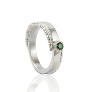 RO-D090-Z00 Asring met ronde synt. smaragd