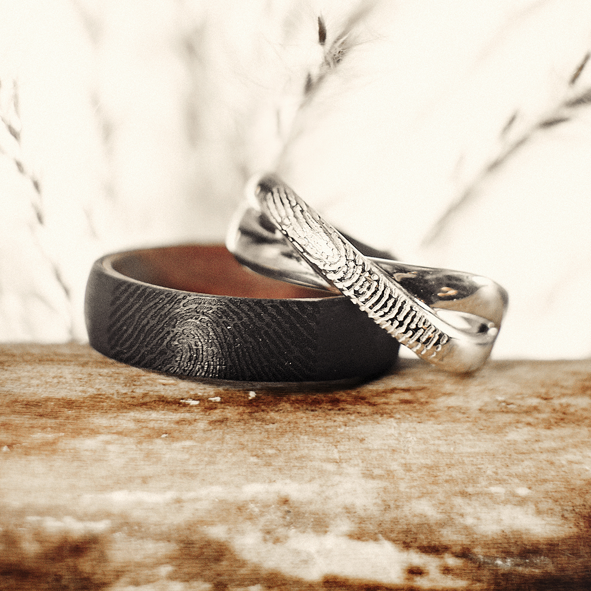 De collecftie handgemaakte vingerafdruk sieraden van Impona.